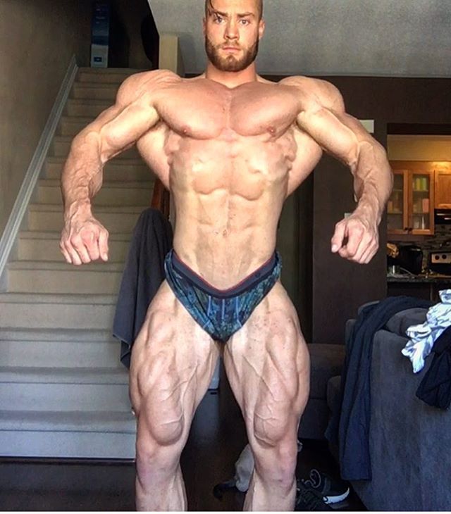 Chris Bumstead will wipe the floor with Flex and Chris is only like 23. 