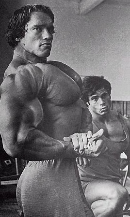 Arnold Schwarzenegger's lookalike son Joseph Baena mirrors his famous dad  while striking bodybuilder poses at Gold's Gym in Venice Beach | Daily Mail  Online