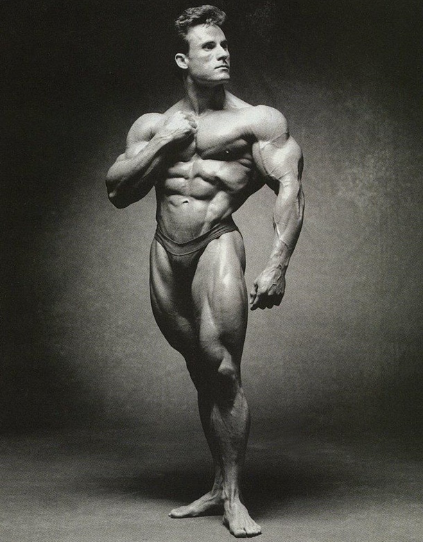 Sculpted To Perfection: 38 Photos From The Golden Era Of Bodybuilding 
